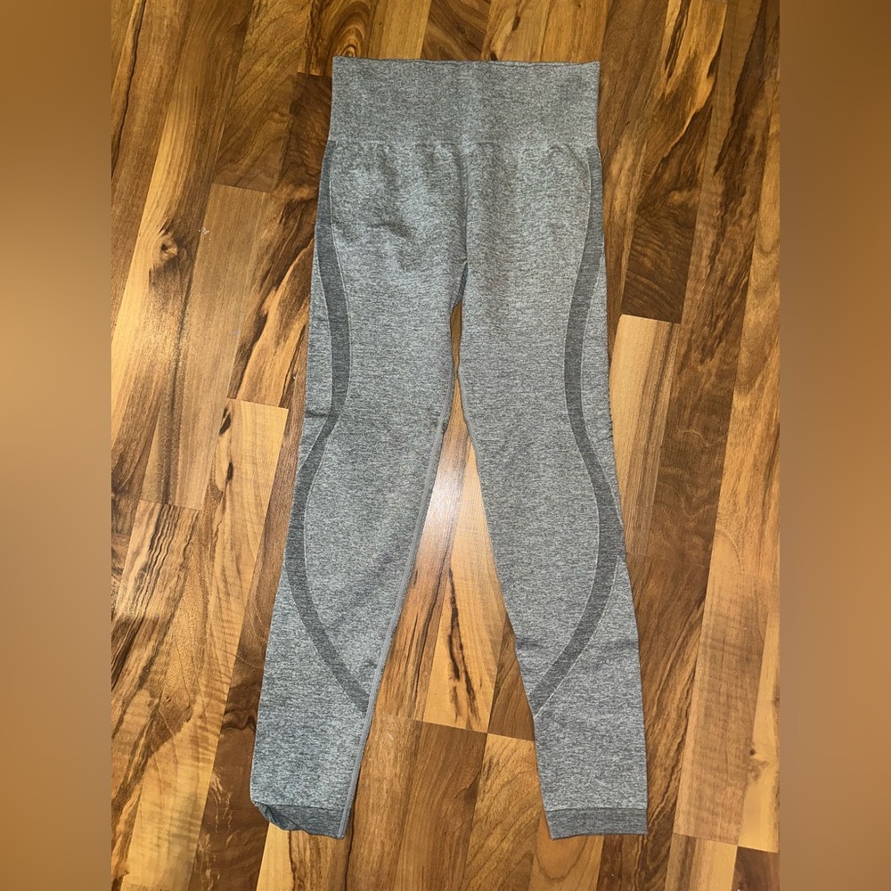 Grey athletic leggings